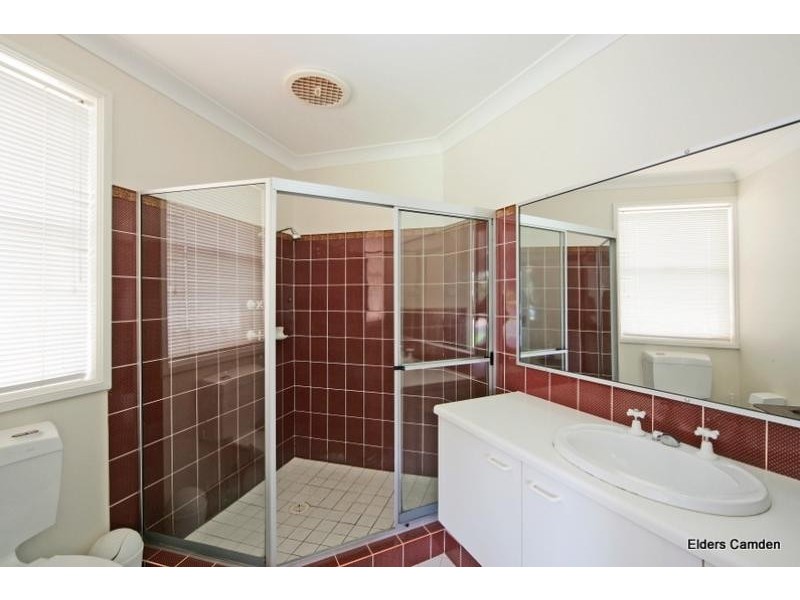 39 Devitt Crescent, The Oaks NSW 2570