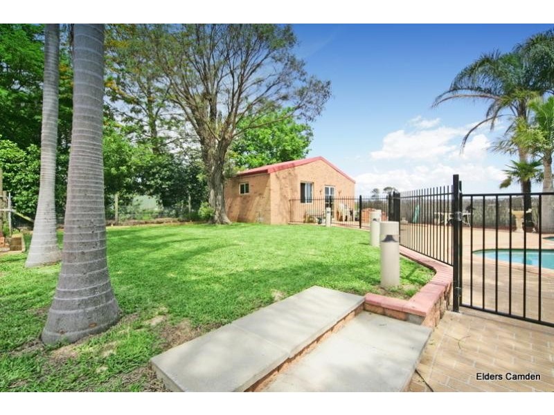 39 Devitt Crescent, The Oaks NSW 2570