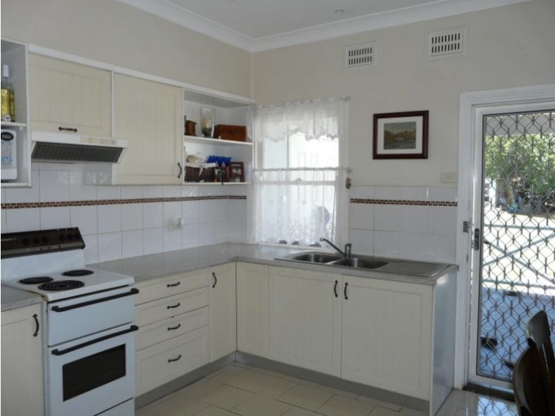 The Oaks NSW 2570