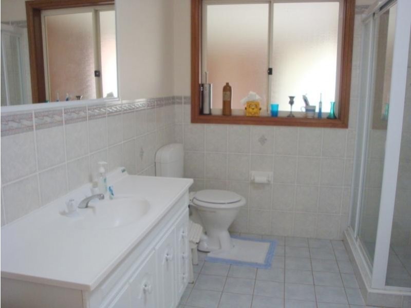 18 Steamer Place, Currans Hill NSW 2567