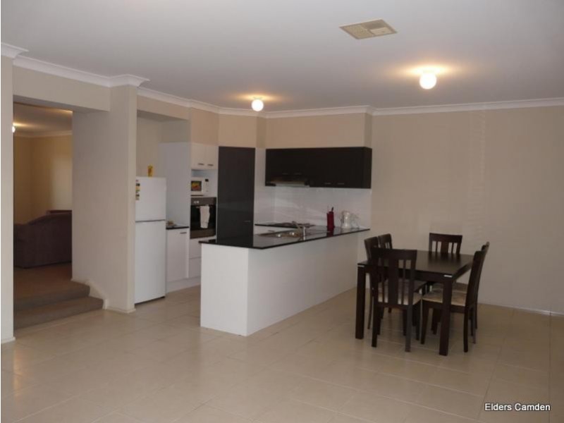 8 Trotter Street, Elderslie NSW 2570