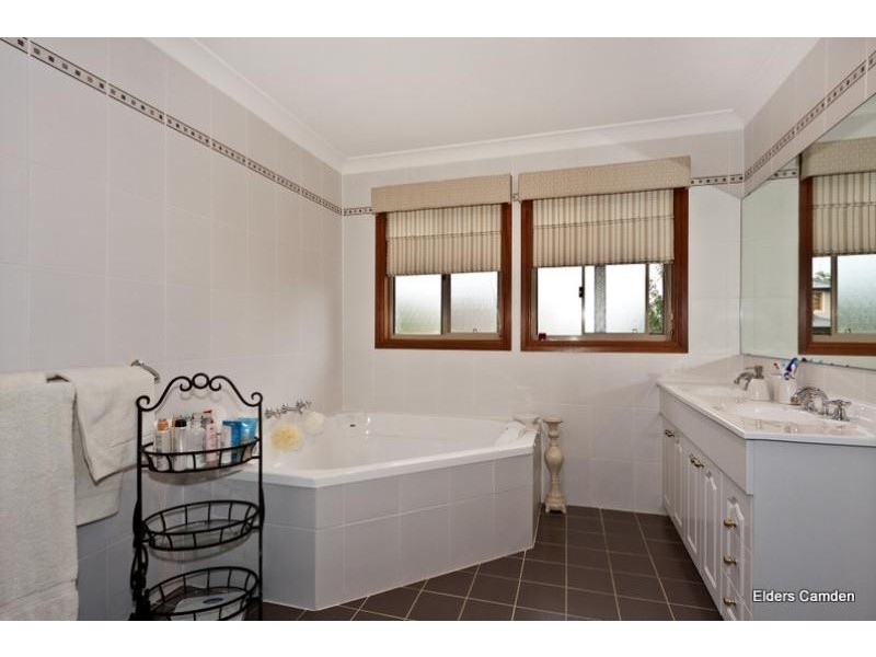 19 Macarthur Circuit, Camden Park NSW 2570