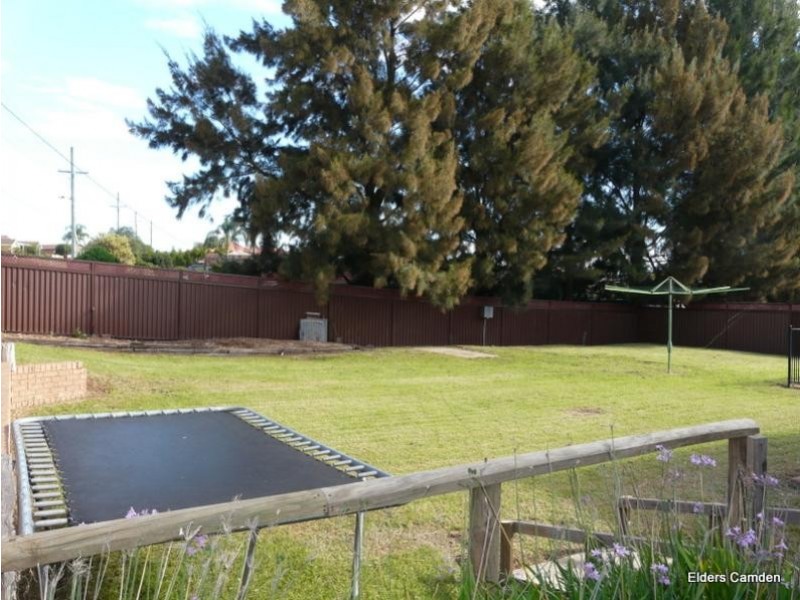 10 Edward Street, The Oaks NSW 2570