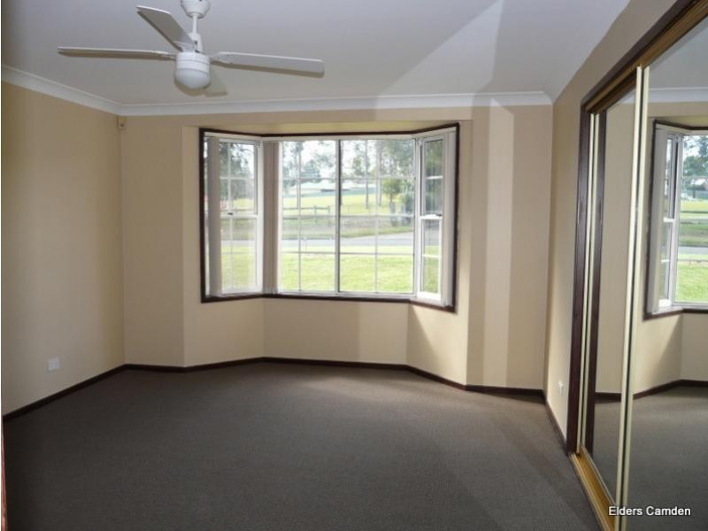 10 Edward Street, The Oaks NSW 2570