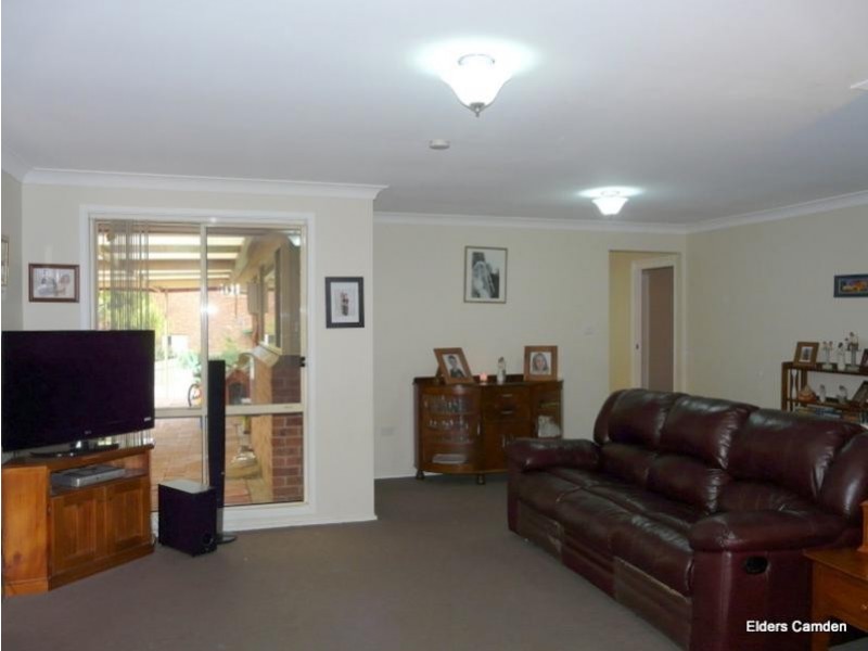 18 Merlin Street, The Oaks NSW 2570