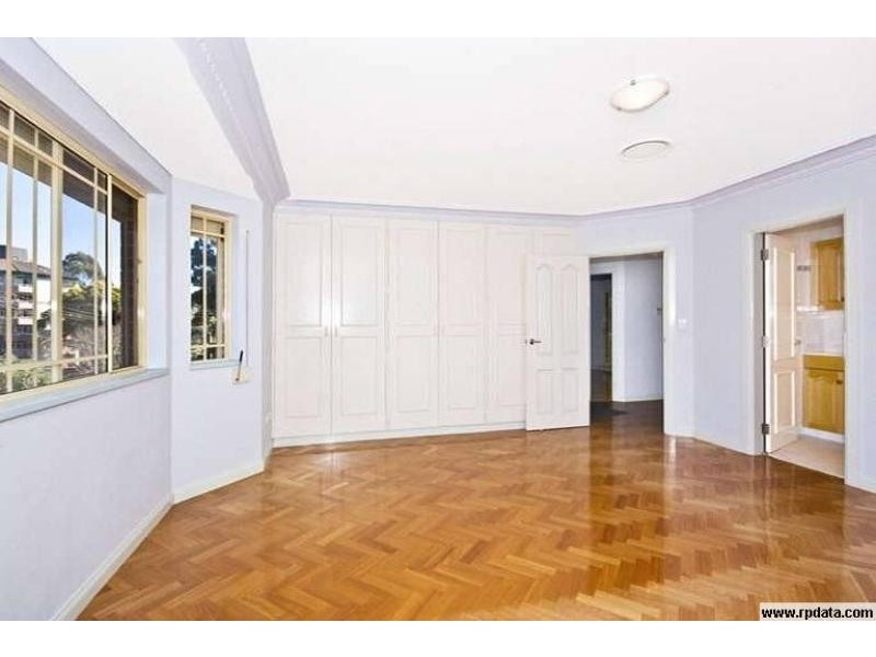 31 Douglas Avenue, Chatswood NSW 2067