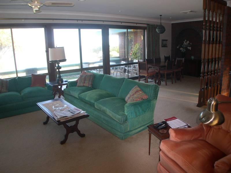 9 EMERALD AVENUE, Sapphire Beach NSW 2450