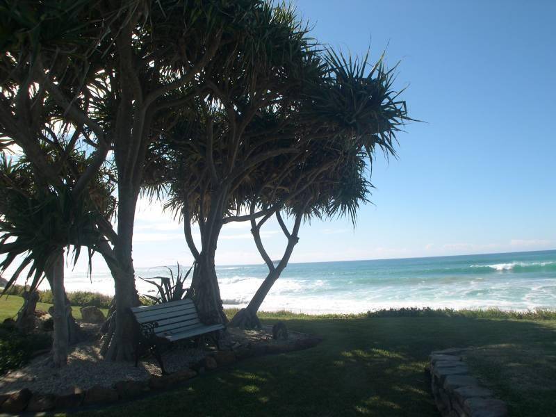 9 EMERALD AVENUE, Sapphire Beach NSW 2450