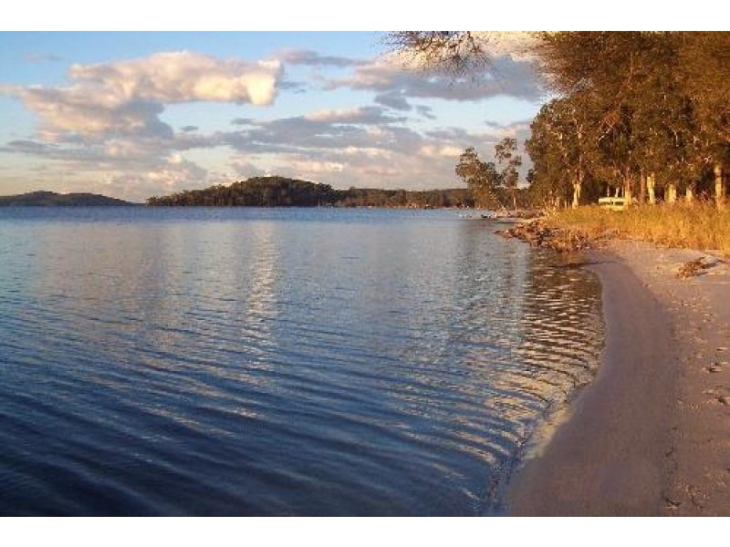 28 Clemenceau Crescent, Tanilba Bay NSW 2319