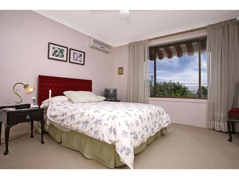 5 GRASMERE CRES, Wheeler Heights NSW 2097