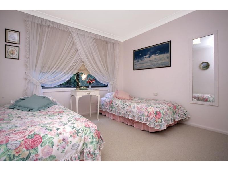 5 GRASMERE CRES, Wheeler Heights NSW 2097