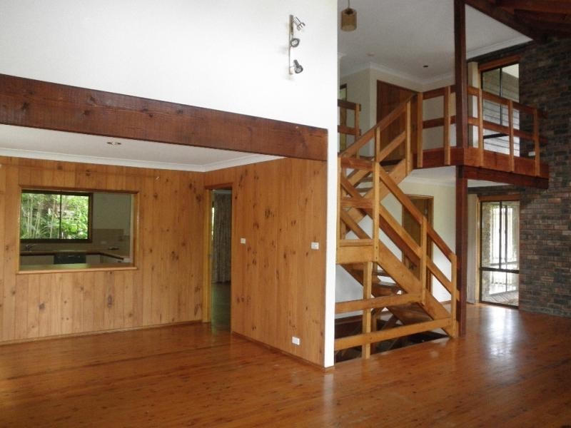 8 JAMES WHEELER PLACE, Wheeler Heights NSW 2097