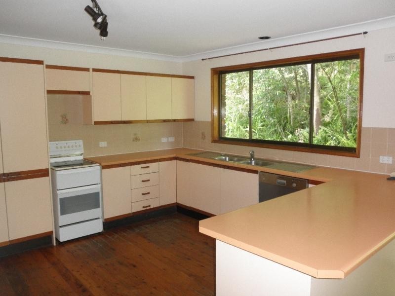 8 JAMES WHEELER PLACE, Wheeler Heights NSW 2097