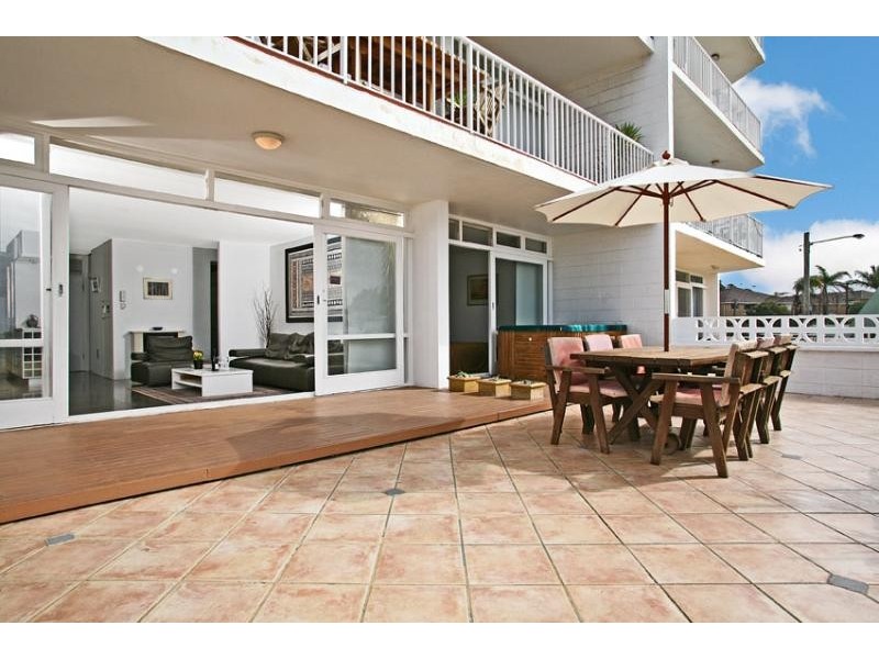 2/1122 Pittwater Rd, Collaroy NSW 2097