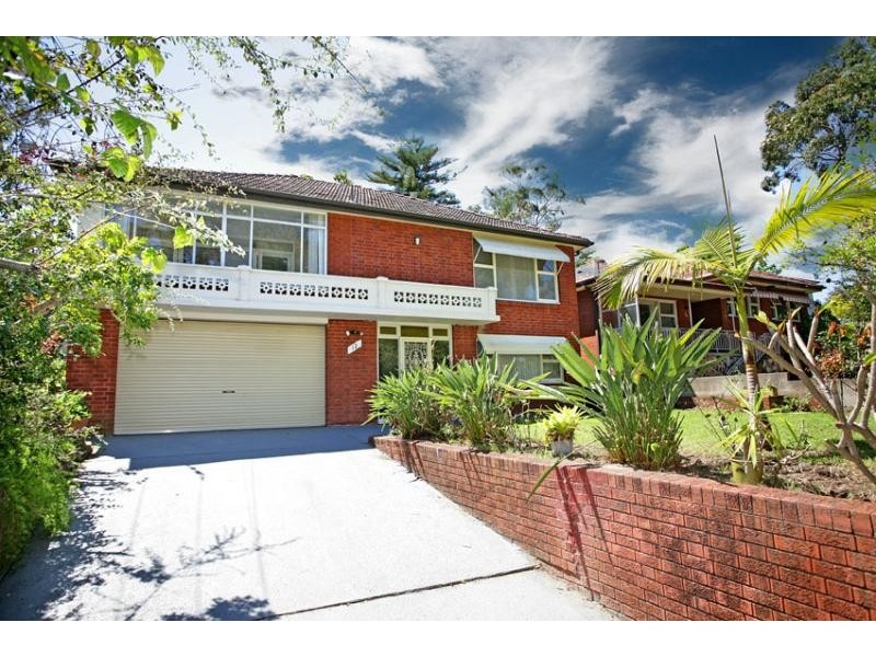 12 Derwent St, Wheeler Heights NSW 2097