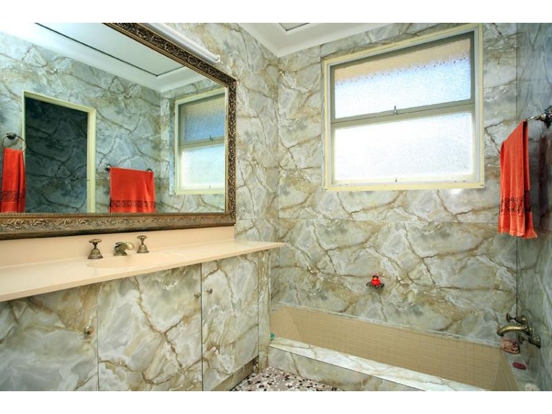 12 Derwent St, Wheeler Heights NSW 2097