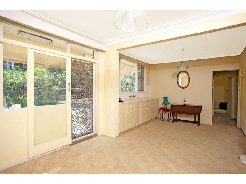 12 Derwent St, Wheeler Heights NSW 2097