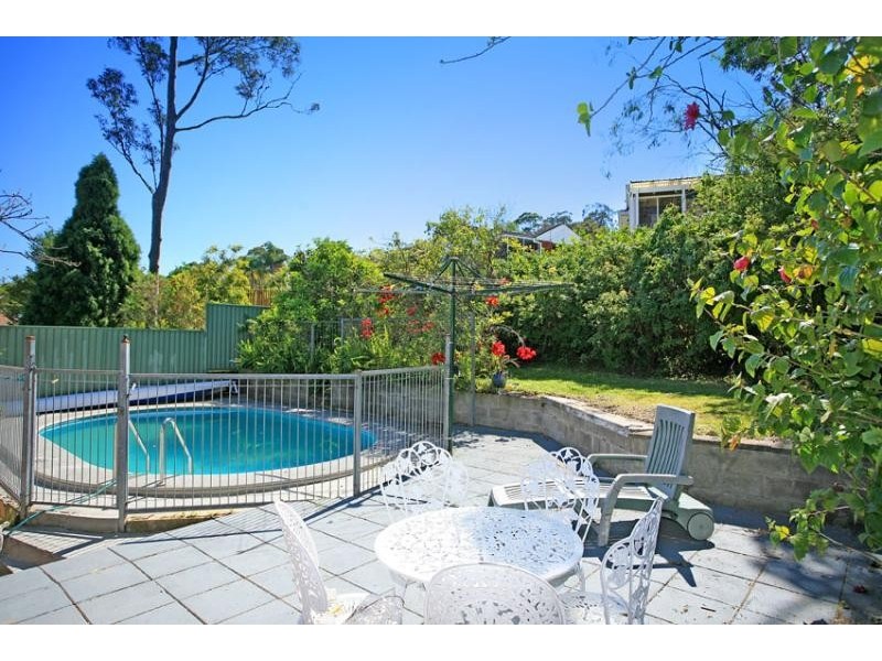 12 Derwent St, Wheeler Heights NSW 2097