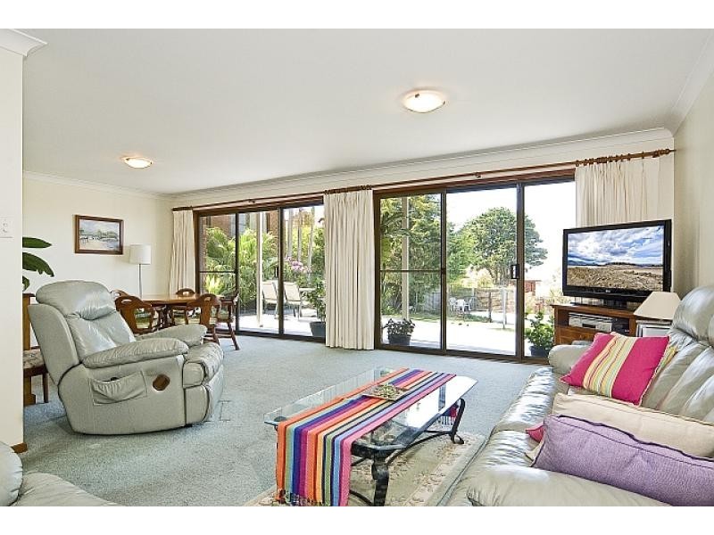 47 Pine Av, Narraweena NSW 2099