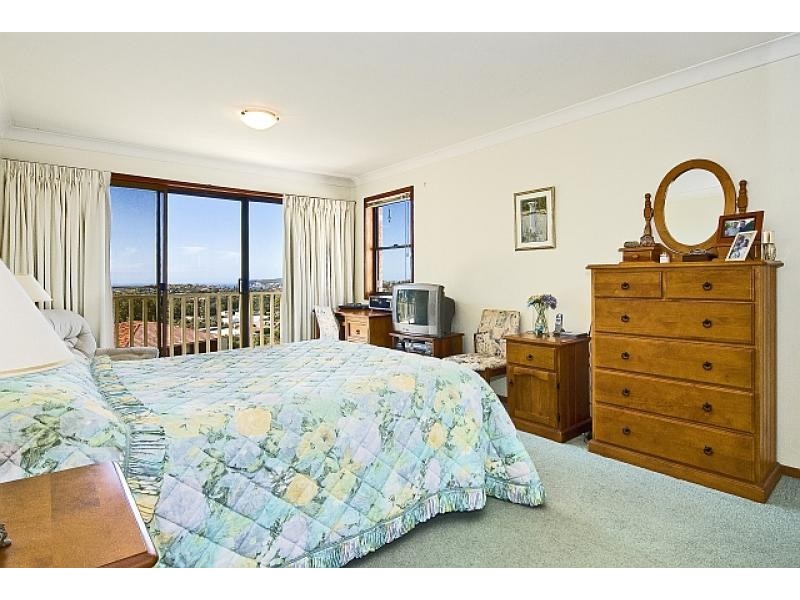 47 Pine Av, Narraweena NSW 2099