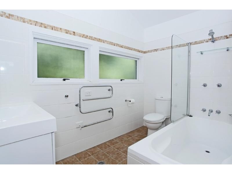 3 Gilmore Av, Collaroy Plateau NSW 2097