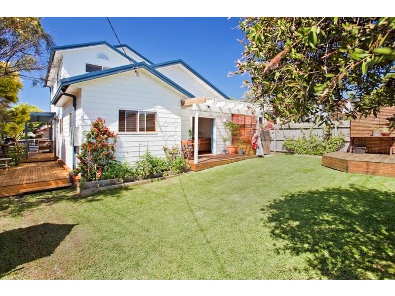 77 Warringah Road, Narraweena NSW 2099