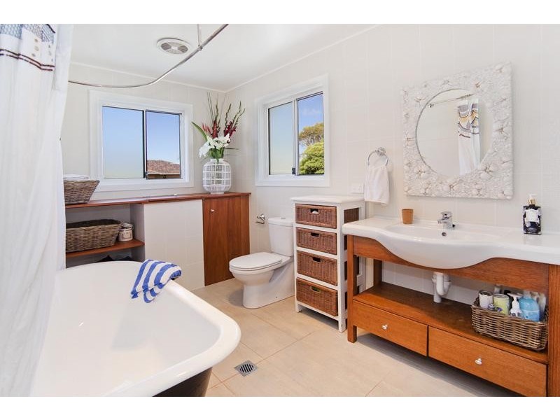 77 Warringah Road, Narraweena NSW 2099