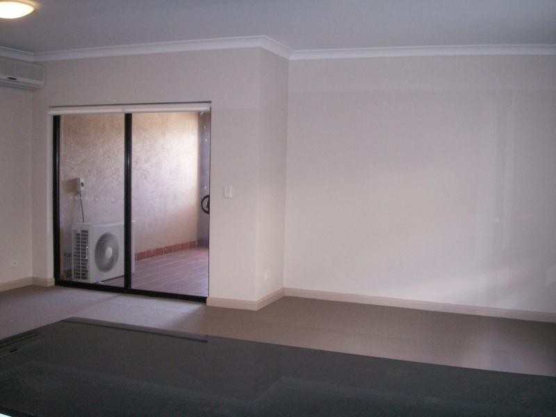 4/3 Hawkesbury Road, Dee Why NSW 2099
