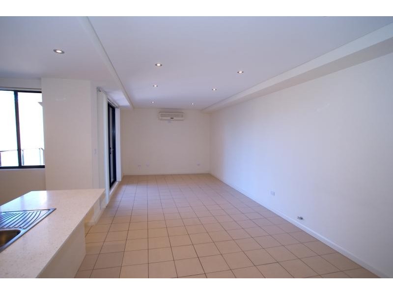 16/10 Oaks Avenue, Dee Why NSW 2099