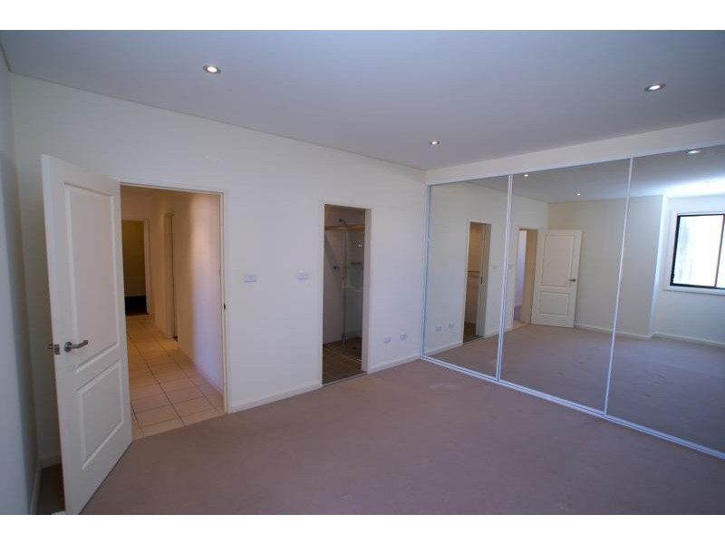 16/10 Oaks Avenue, Dee Why NSW 2099