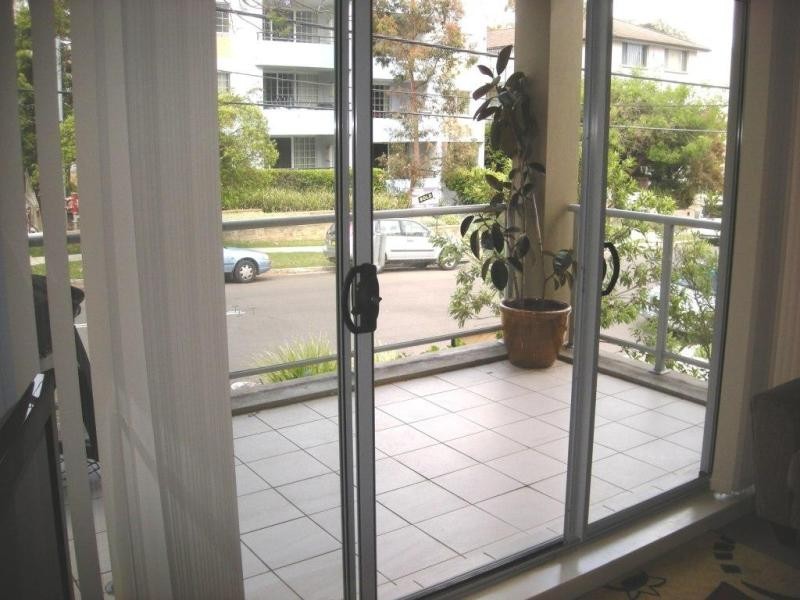 2/28-32 Sturdee Parade, Dee Why NSW 2099