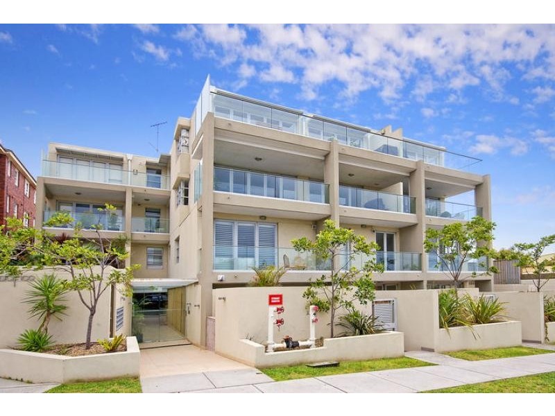 2/30 Fletcher Street, Tamarama NSW 2026