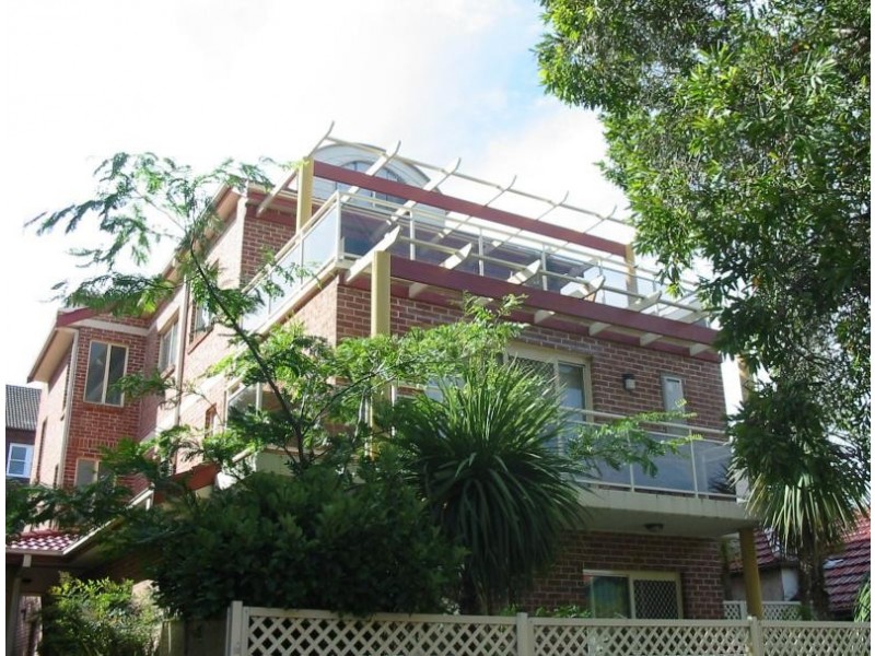 2/125 Glenayr Ave, Bondi Beach NSW 2026