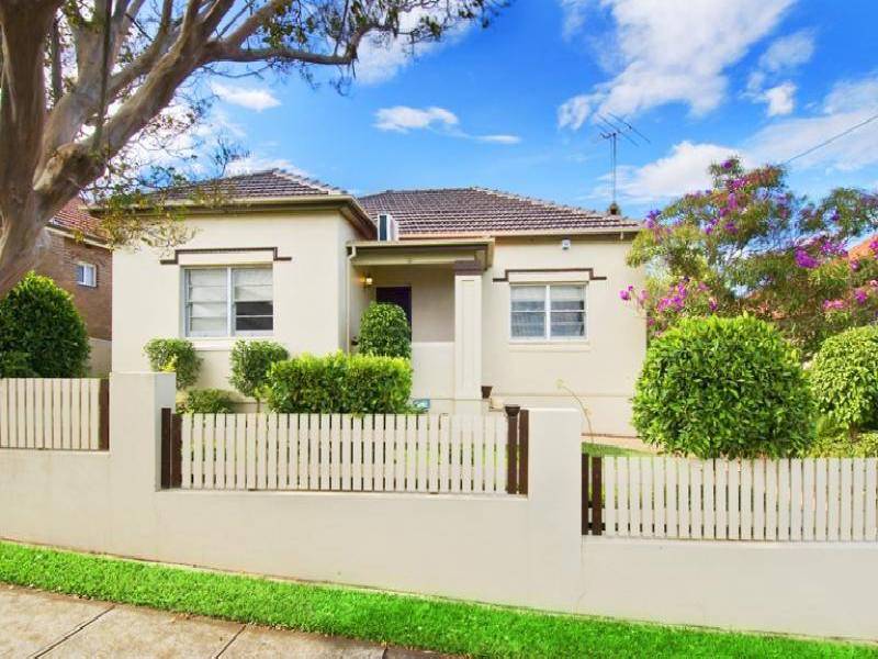 12 FRANCES AVENUE, Strathfield South NSW 2136