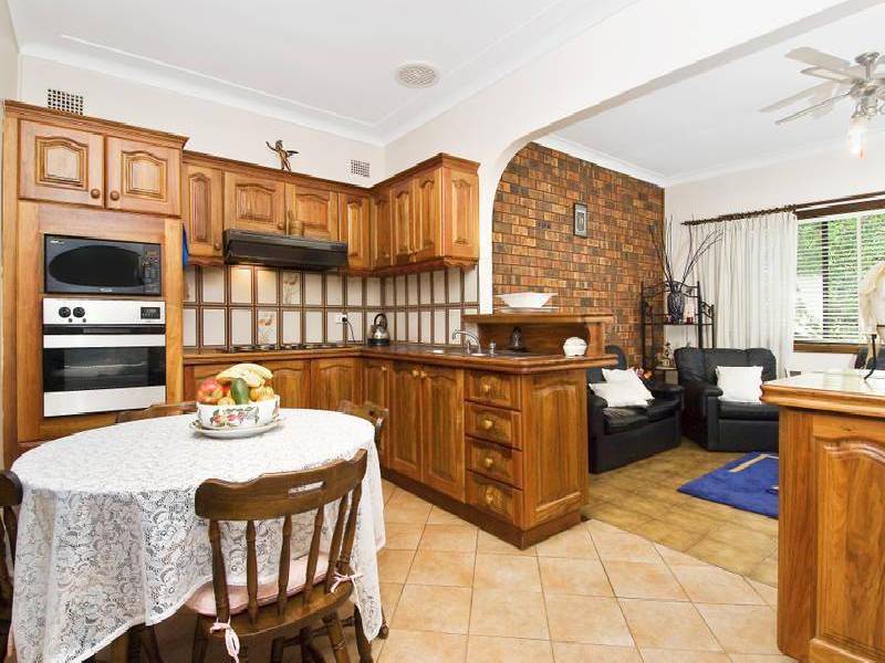 10 PARKVIEW AVENUE, Belfield NSW 2191