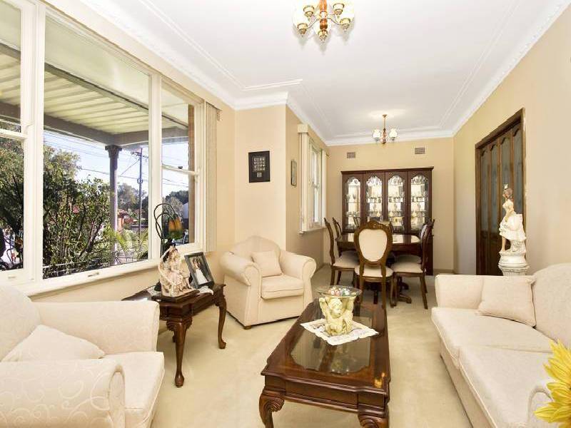 10 PARKVIEW AVENUE, Belfield NSW 2191