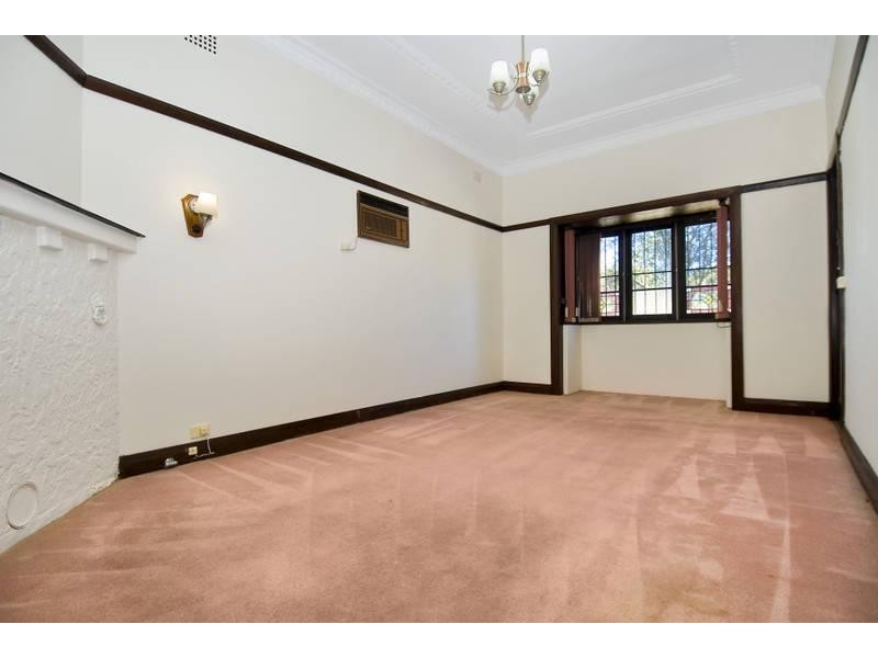 3 INDIANA AVENUE, Belfield NSW 2191