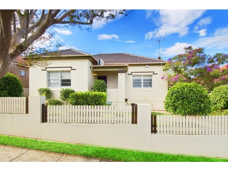 12 FRANCES AVENUE, Strathfield South NSW 2136