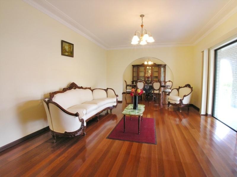 20 ISLINGTON CRESCENT, Greenacre NSW 2190