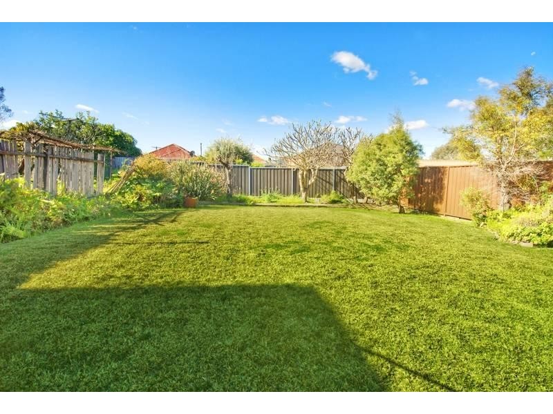 25 SEYMOUR PARADE, Belfield NSW 2191