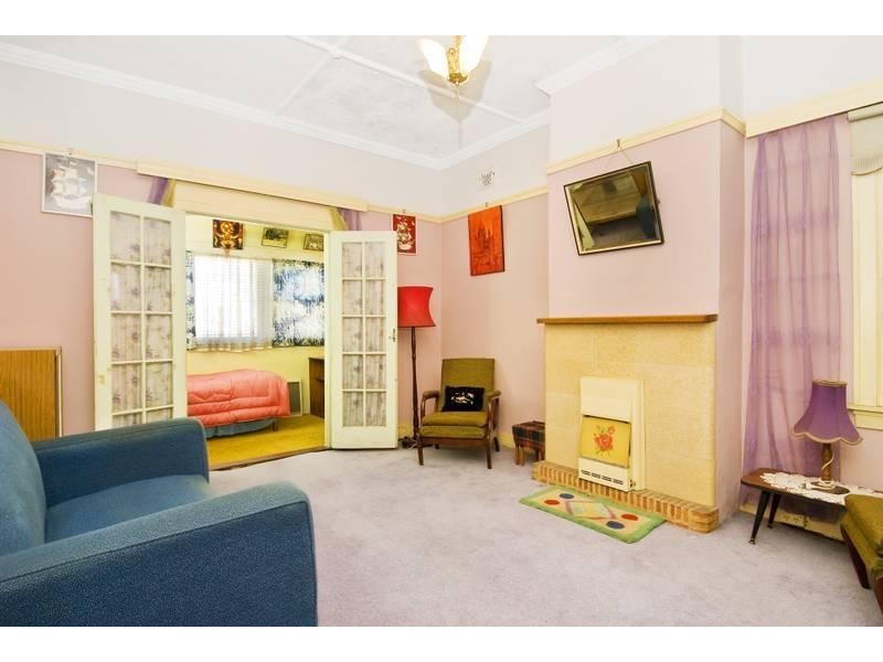 25 SEYMOUR PARADE, Belfield NSW 2191