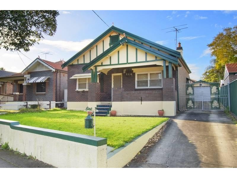 1 Roslyn Street, Ashbury NSW 2193