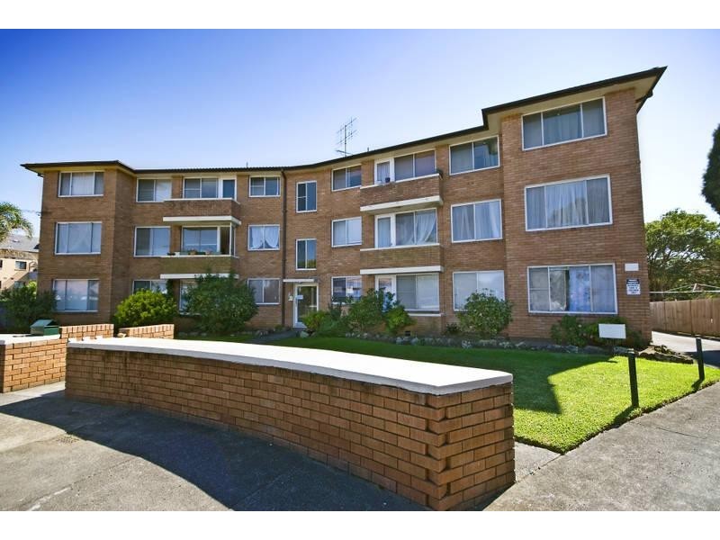 1/2 Mooney Street, Strathfield South NSW 2136
