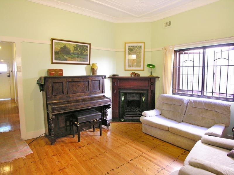 35 Clissold Parade, Campsie NSW 2194