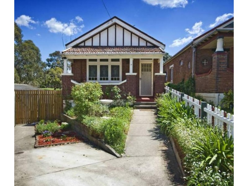 39 Hampton Street, Croydon Park NSW 2133