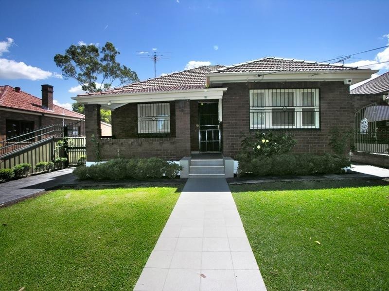 4 Patricia, Belfield NSW 2191
