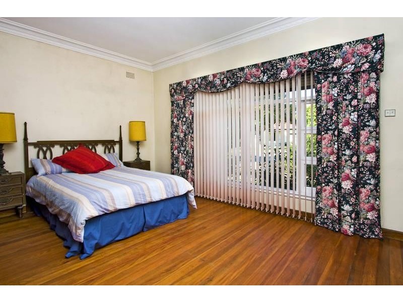 3 Sylvanus Street, Greenacre NSW 2190