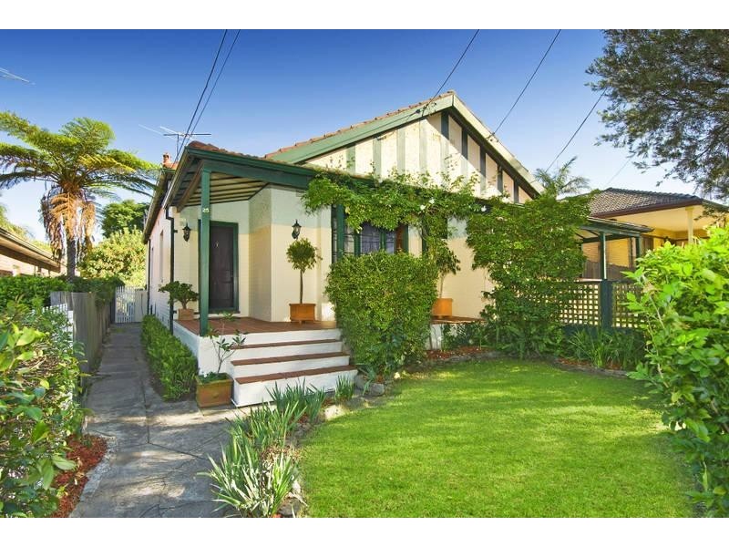 25 Brooklyn Street, Strathfield South NSW 2136