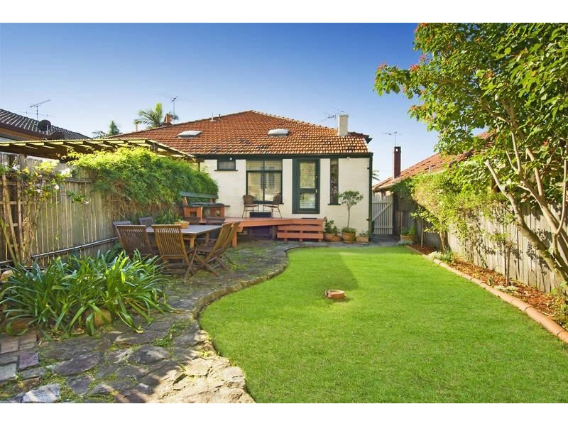 25 Brooklyn Street, Strathfield South NSW 2136
