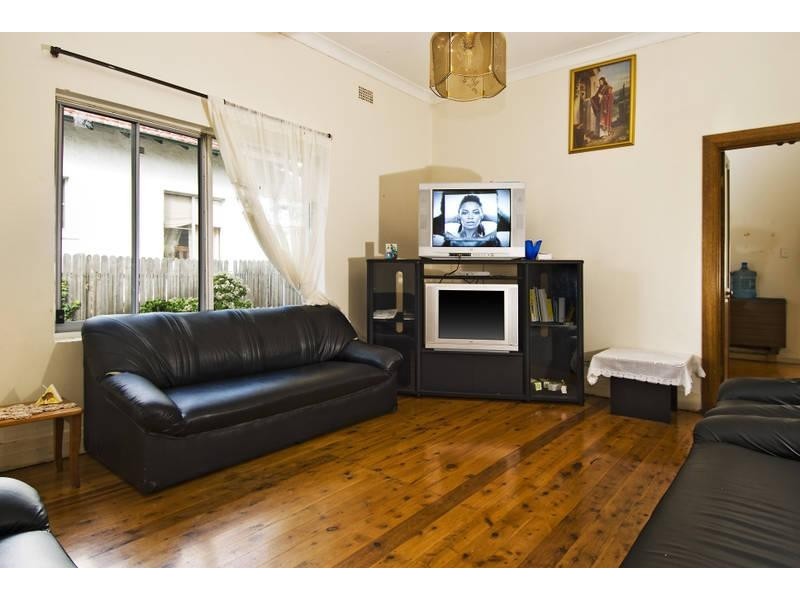 12 Boronia Street, Belfield NSW 2191